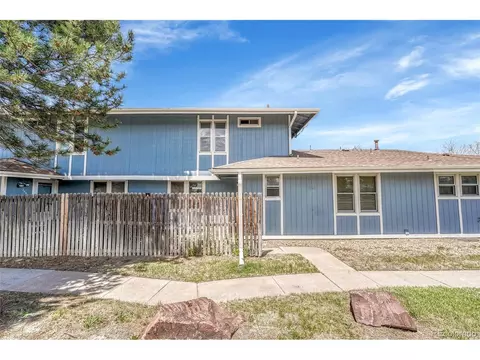264 S Newark Cir, Aurora, CO 80012
