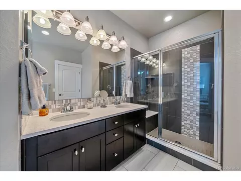 Bath - 8758 E 54th Pl, Denver, CO 80238 photo 2 of 4