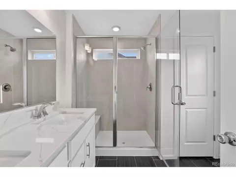 Bath - 21233 E 63rd Dr, Aurora, CO 80019 photo 4 of 6