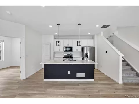 Kitchen - 21233 E 63rd Dr, Aurora, CO 80019 photo 2 of 4