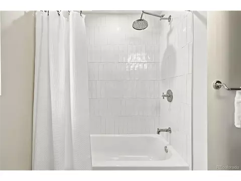 Bath - 3442 E Costilla Ave, Centennial, CO 80122 photo 3 of 5