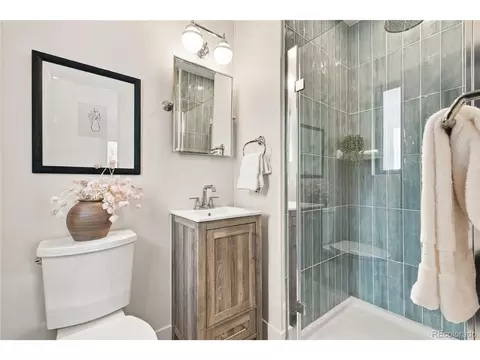 Bath - 3442 E Costilla Ave, Centennial, CO 80122 photo 4 of 5