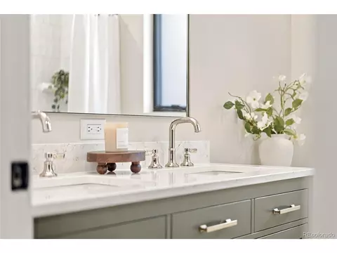 Bath - 3442 E Costilla Ave, Centennial, CO 80122 photo 2 of 5