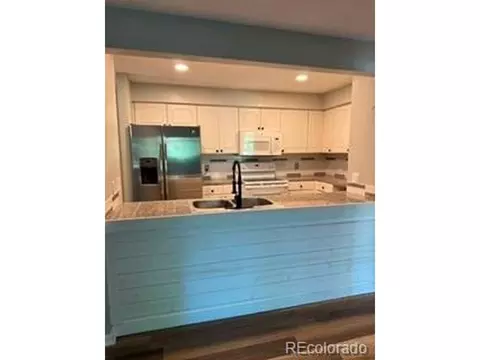 Kitchen - 14704 E 2nd Ave #E-111, Aurora, CO 80011 photo 2 of 3