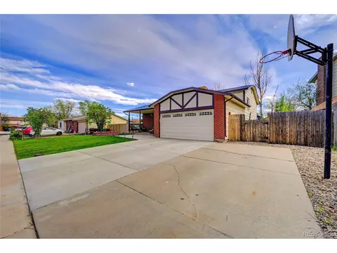2564 E 101st Ct, Thornton, CO 80229 photo 2