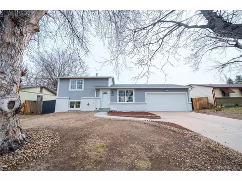 2880 S Olathe Ct, Aurora, CO 80013