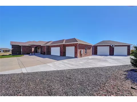996 Pinehurst Ct, Bennett, CO 80102 photo 3