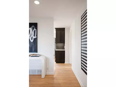 5460 E Bails Dr, Denver, CO 80222 photo 8