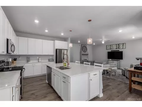 Kitchen - 24306 E Ohio Dr, Aurora, CO 80018 photo 2 of 5