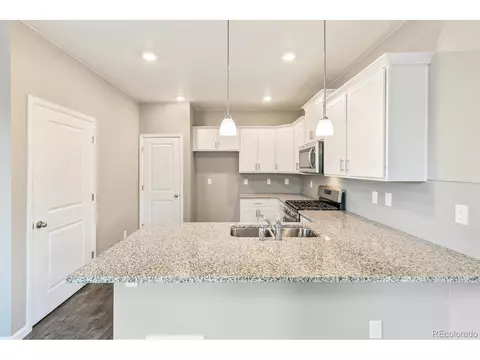 21763 E 8th Ave, Aurora, CO 80018 photo 4