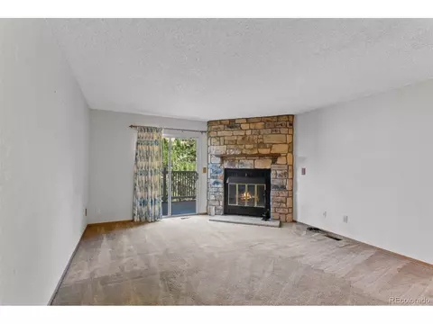 12043 E Ford Cir, Aurora, CO 80012 photo 4