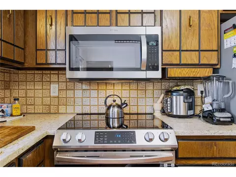 Kitchen - 16474 E 7th Ave, Aurora, CO 80011 photo 2 of 2