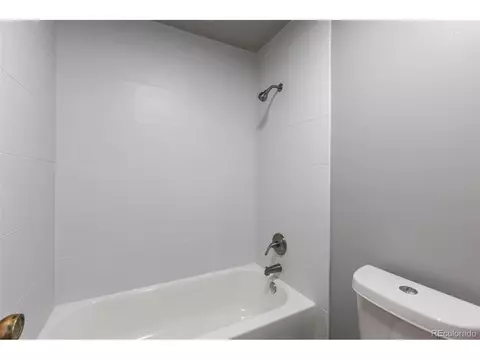 Bath - 16565 E Girard Ave, Aurora, CO 80013 photo 2 of 6