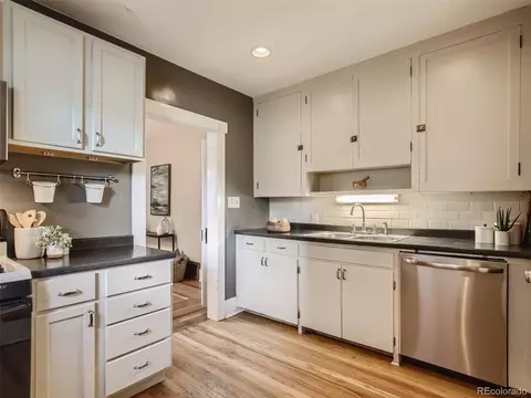 2260 Eudora St, Denver, CO 80207 photo 9