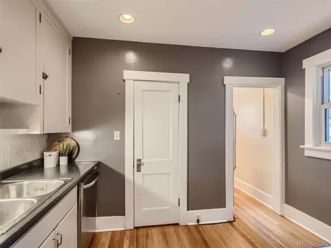 2260 Eudora St, Denver, CO 80207 photo 8