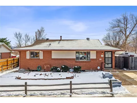 3520 W Dill Rd, Englewood, CO 80110