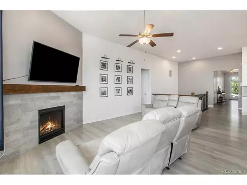 Living - 701 Lene Ln, Berthoud, CO 80513 photo 2 of 2