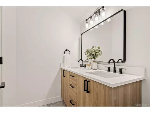 Undisclosed, Denver, CO 80204 photo 15