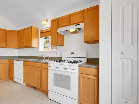 Kitchen - 367 Moore St, Bailey, CO 80421 photo 3 of 3