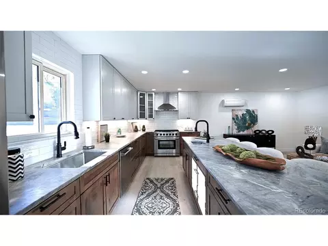 824 W Geddes Cir, Littleton, CO 80120