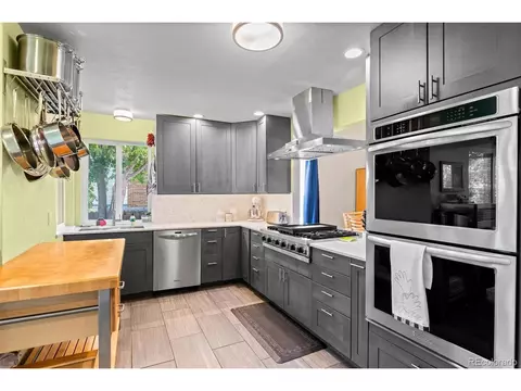 2207 E Nichols Dr, Centennial, CO 80122 photo 5