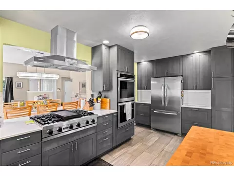 2207 E Nichols Dr, Centennial, CO 80122 photo 4