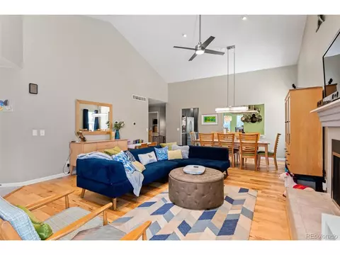 2207 E Nichols Dr, Centennial, CO 80122 photo 2