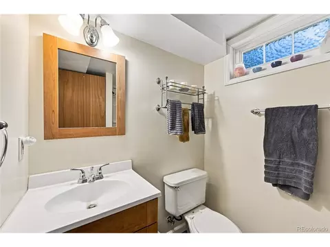 Bath - 5402 E Warren Ave, Denver, CO 80222 photo 4 of 5