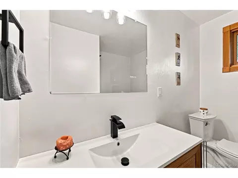 Bath - 5402 E Warren Ave, Denver, CO 80222 photo 2 of 5