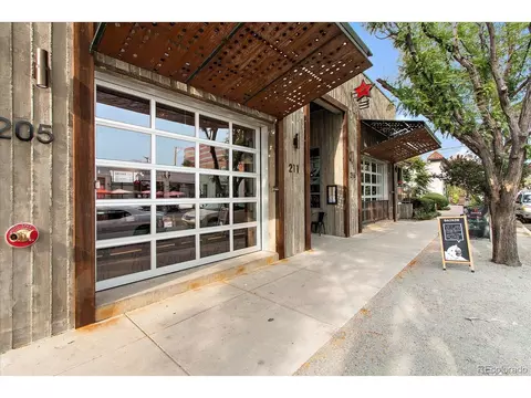 Exterior - 888 N Logan St #4F, Denver, CO 80203 photo 4 of 5
