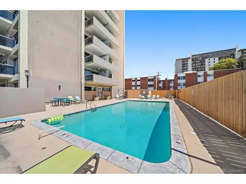 Exterior - 888 N Logan St #4F, Denver, CO 80203 photo 3 of 5