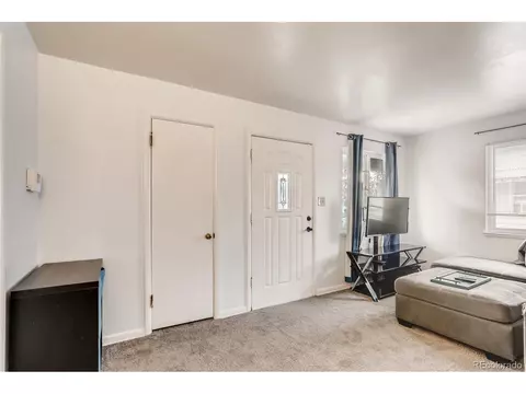 11622 E 7th Ave, Aurora, CO 80010 photo 3