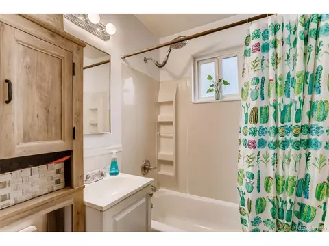 11622 E 7th Ave, Aurora, CO 80010 photo 8