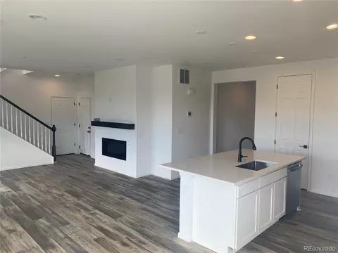 27850 E 10th Dr, Aurora, CO 80018 photo 2