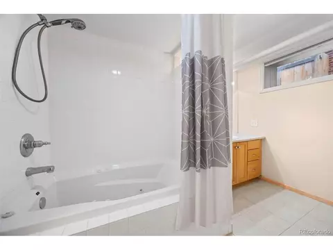 Bath - 4621 E 17th Avenue Pkwy, Denver, CO 80220 photo 2 of 4