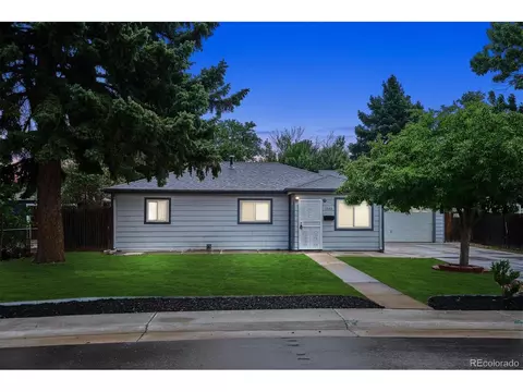 1040 Xanadu St, Aurora, CO 80011