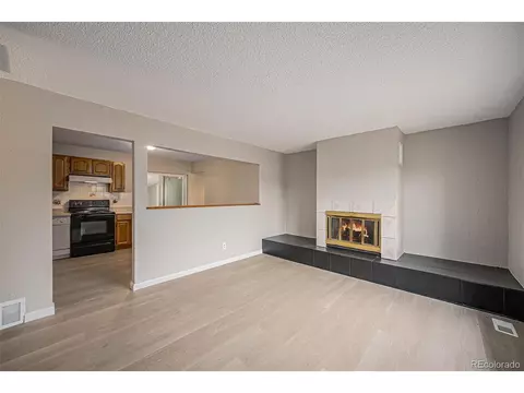 13192 Maxwell Pl, Denver, CO 80239 photo 2