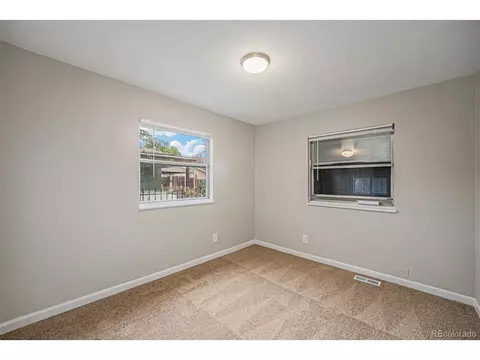 13192 Maxwell Pl, Denver, CO 80239 photo 4