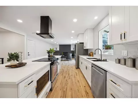 6874 Benton Ct, Arvada, CO 80003 photo 2