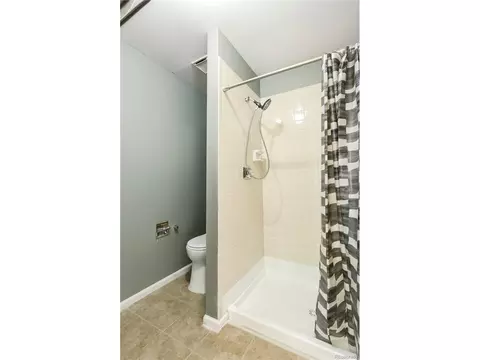 Bath - 3343 Euclid Pl, Centennial, CO 80121 photo 4 of 4