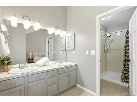Bath - 3343 Euclid Pl, Centennial, CO 80121 photo 3 of 4