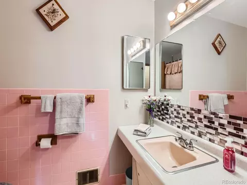5563 E Jefferson Ave, Denver, CO 80237 photo 16