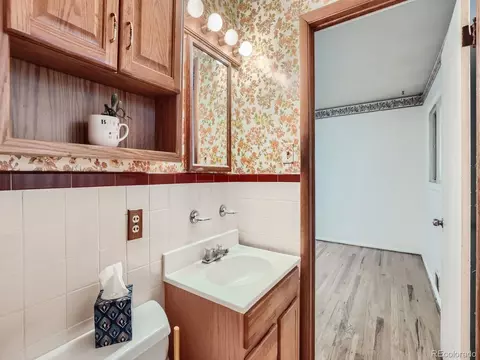 5563 E Jefferson Ave, Denver, CO 80237 photo 12