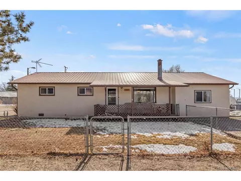715 6th St, Blanca, CO 81123