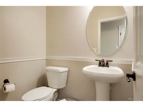 Bath - 25341 E Ottawa Dr, Aurora, CO 80016 photo 1 of 6