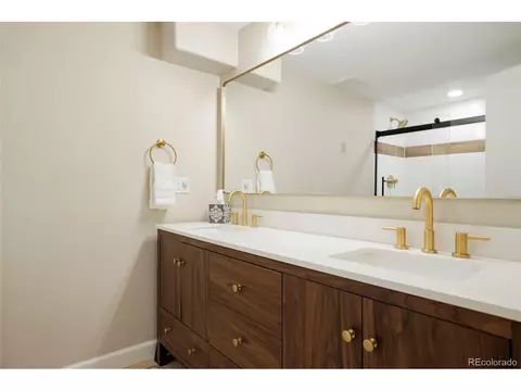 Bath - 25341 E Ottawa Dr, Aurora, CO 80016 photo 5 of 6