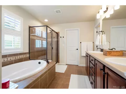 Bath - 25341 E Ottawa Dr, Aurora, CO 80016 photo 2 of 6