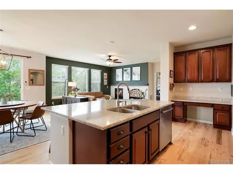 Kitchen - 25341 E Ottawa Dr, Aurora, CO 80016 photo 2 of 3