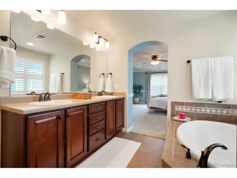 Bath - 25341 E Ottawa Dr, Aurora, CO 80016 photo 3 of 6