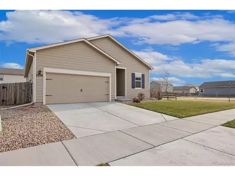 7228 Shavano Ave, Longmont, CO 80504 photo 3